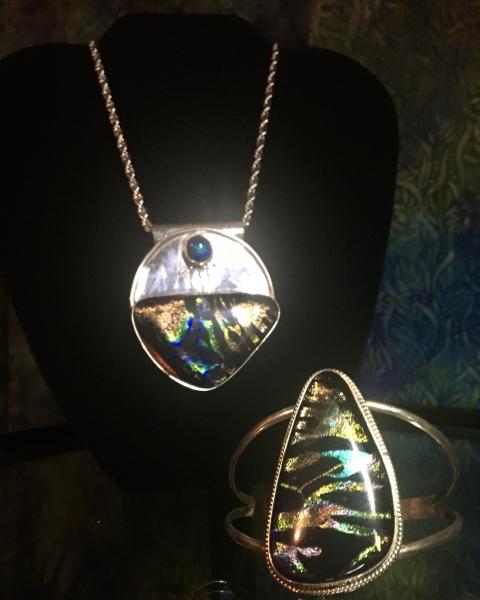 Dichroic Glass pendant and bracelet set picture