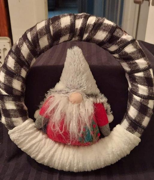 There is no place like Gnome Wreath picture