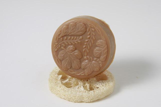 Pomegranate with Loofah - Floral Round