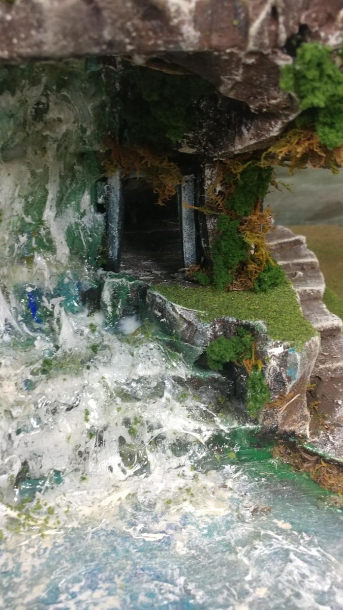 CUSTOM Lush GreenScape WATERFALL w/ 22 PC MODULAR RIVER SET picture