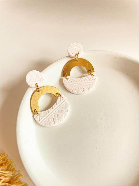 Andrea Earrings in White and Gold picture