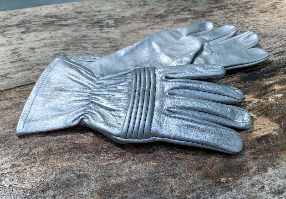 Leather Gloves for Power Rangers Cosplay/Short gauntlet/Top grain cowhide/Silver picture