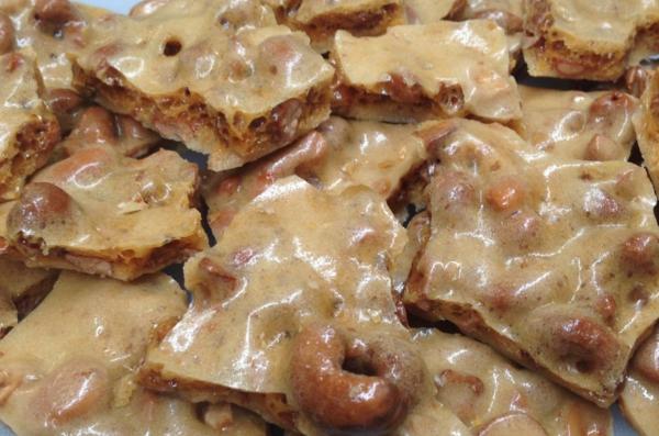 Granny's Confections Handmade Cashew Brittle - 6oz Bag (Cashew Brittle) picture