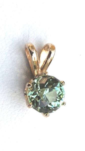 Grossular Garnet 14kt gold pendant