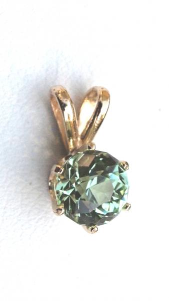 Grossular Garnet 14kt gold pendant picture