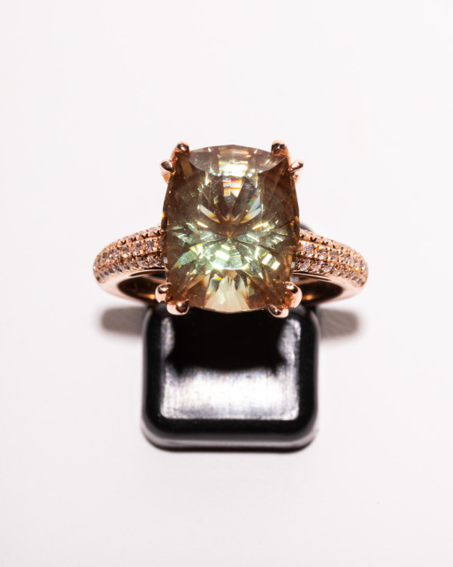 green Sunstone/ diamond 14 kt rose gold ring