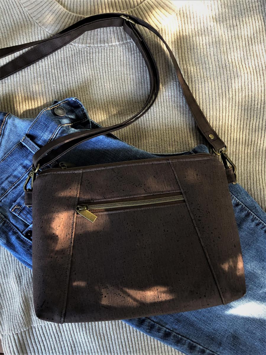 Cork crossbody bag - Chocolate picture