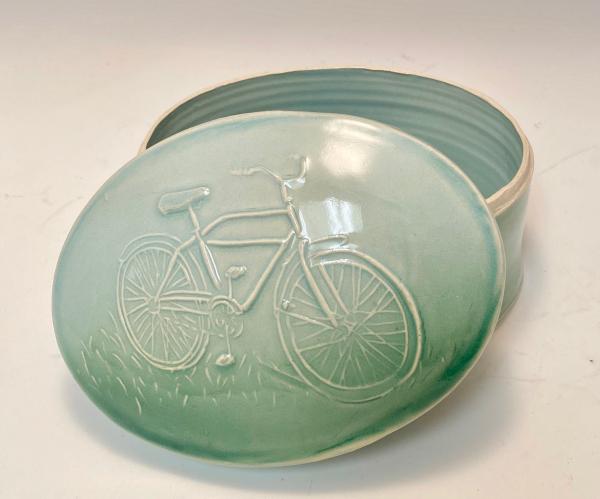 oval bicycle box