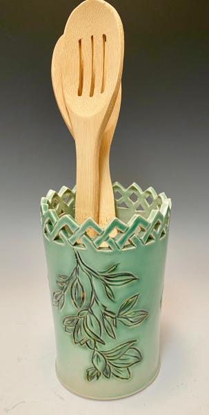 vase/utensil holder with magnolia leaf picture