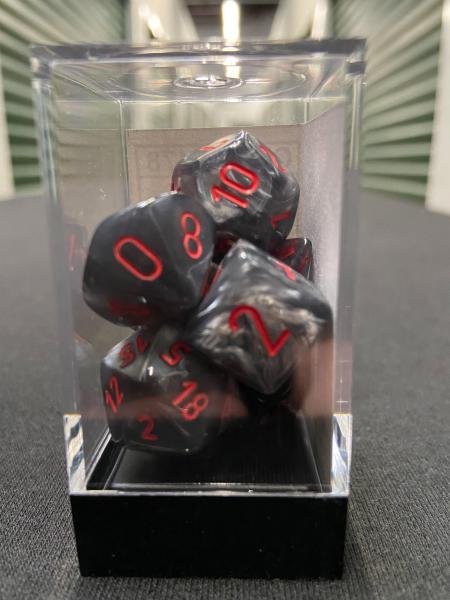 Chessex Velvet Black/Red 7-Die Set picture