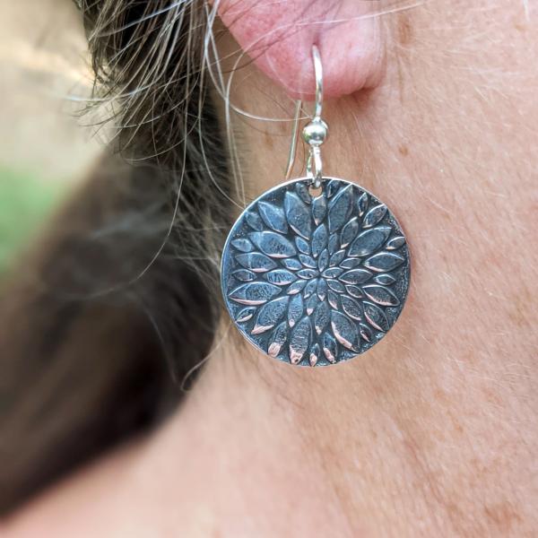 Chrysanthemum Earrings picture