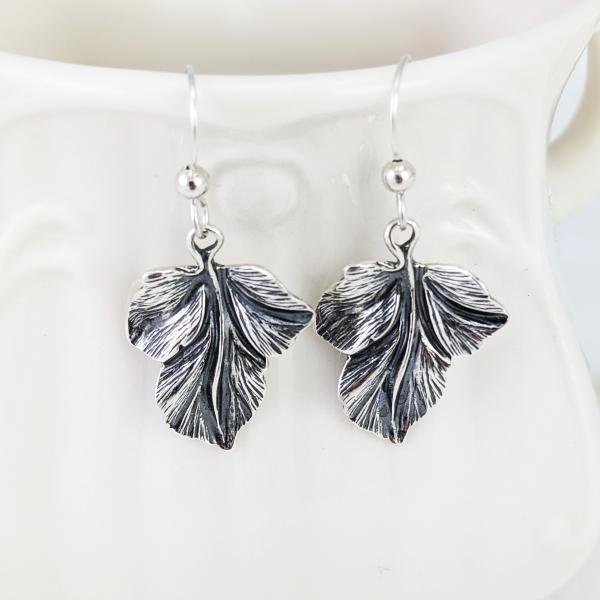 Trilobe Leaf Earrings picture