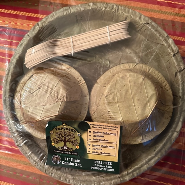 Plant leaves made Cutlery Biodegradable product and sugar cane pulp made compartmental trays picture