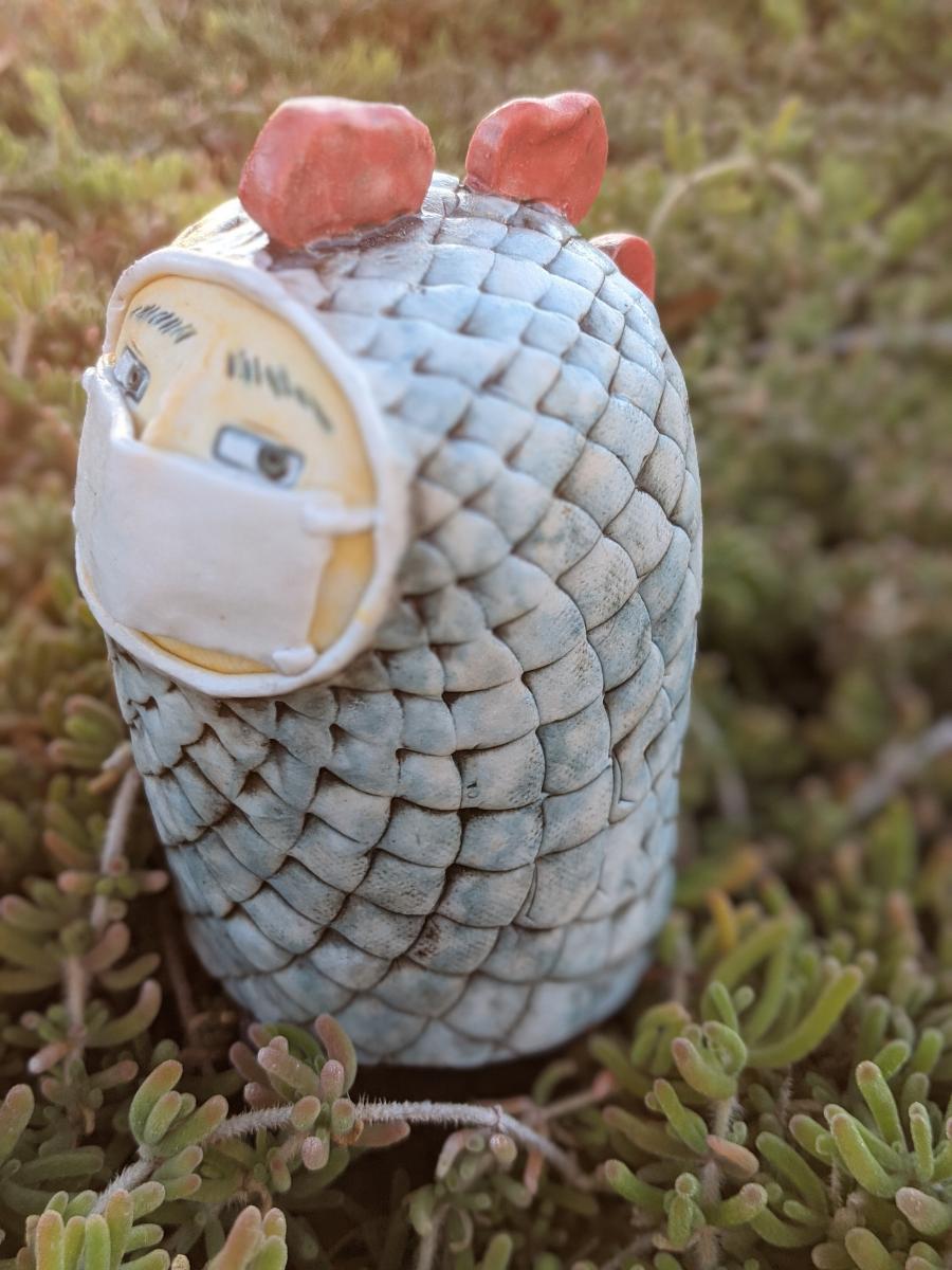 ryuji - handmade ceramic desk friend picture