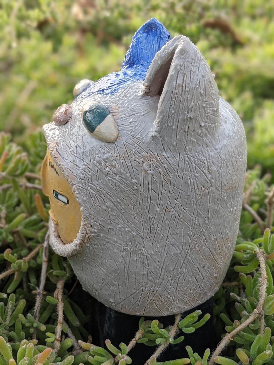 monroe - handmade ceramic desk friend picture