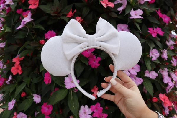 Sparkly White Velvet Minnie Mouse Ears | White Bridal Disney Ears | Minnie Ears Bride Bachelorette