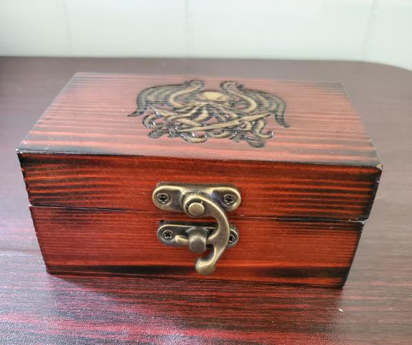 Small Cthulhuesque Dice Box picture