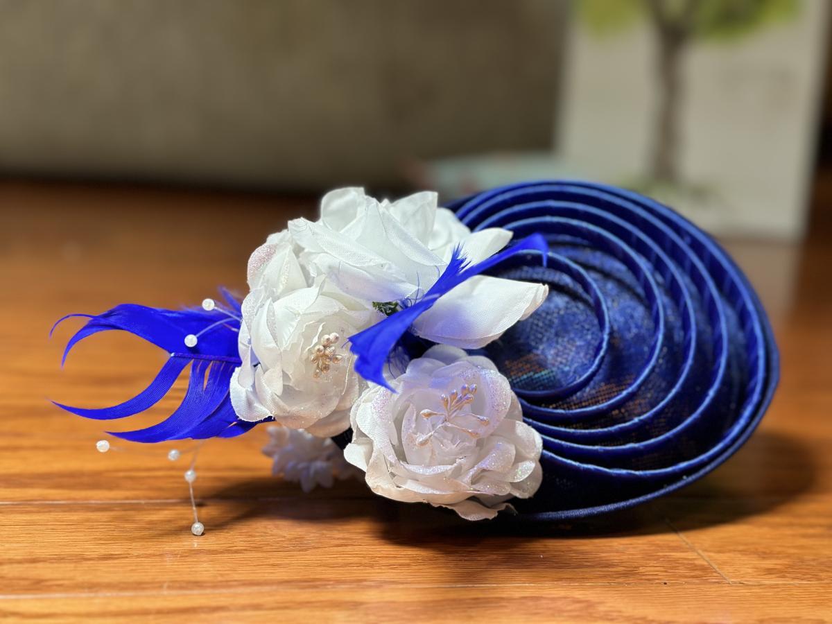 Red fascinator picture