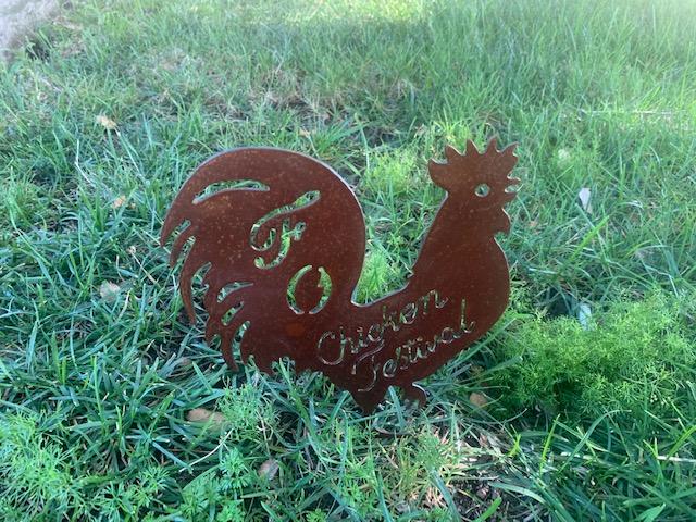 metal chicken art picture