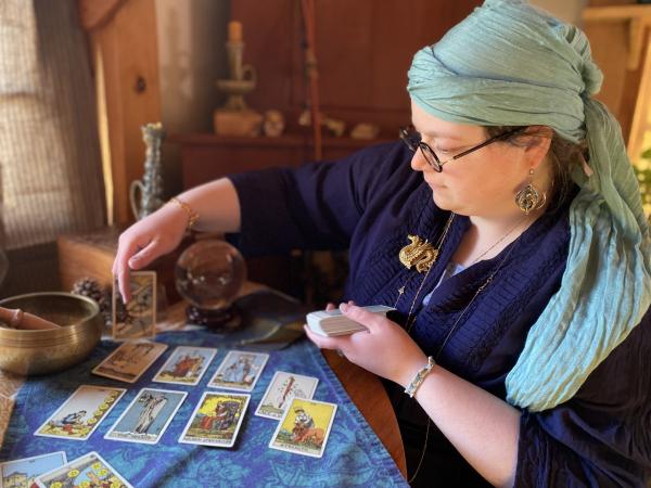 Tarot Readings With Elizabeth