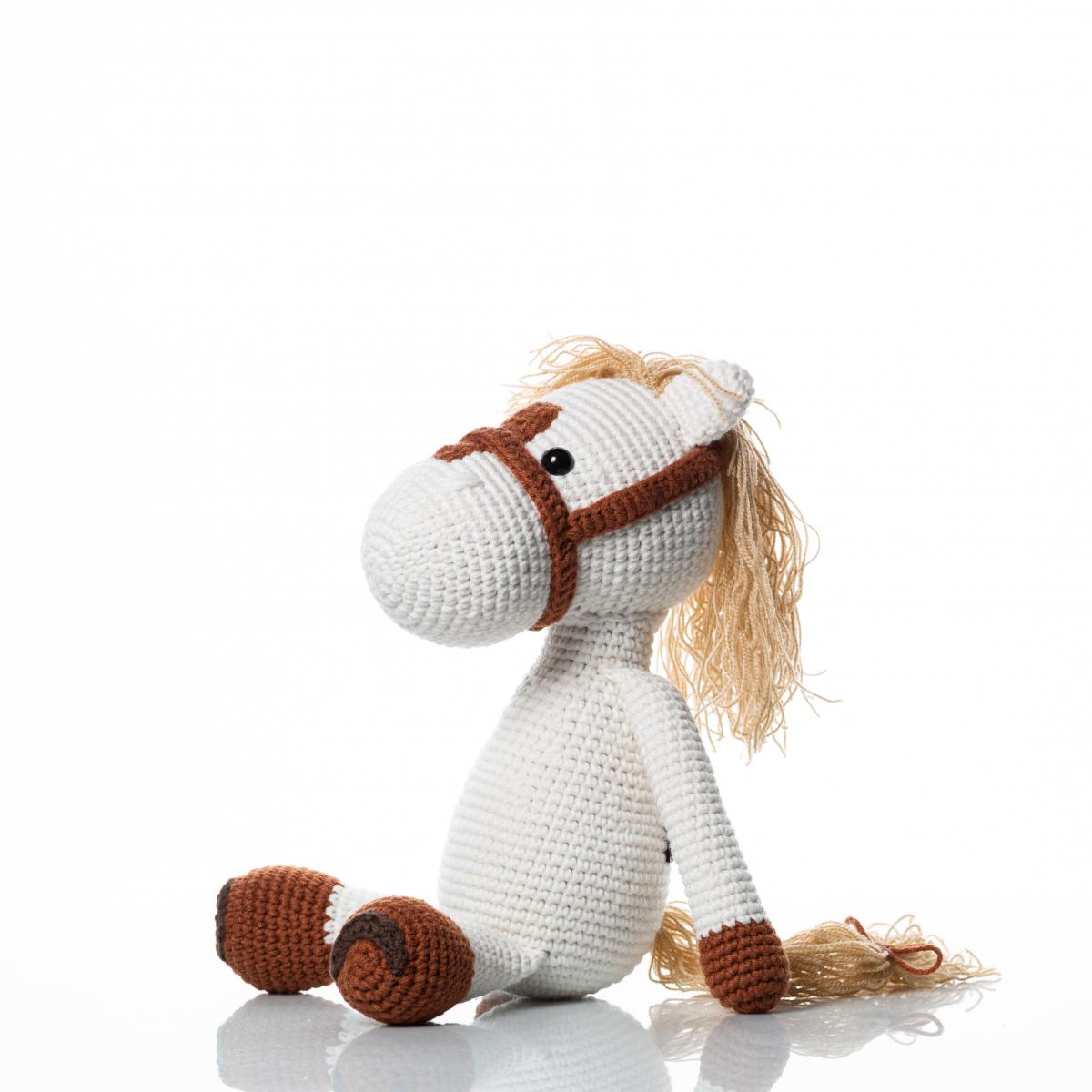 Horsey White picture