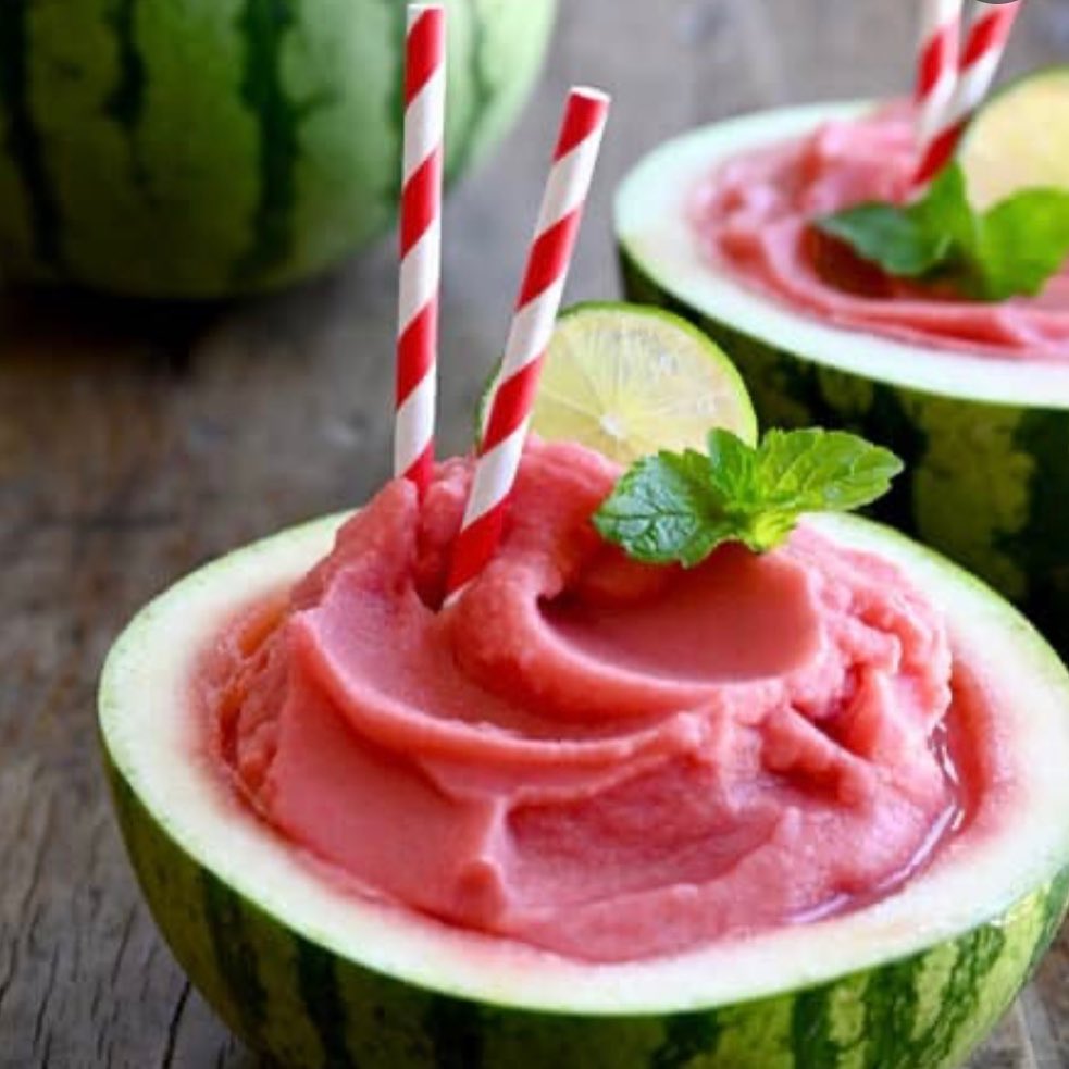 Slushy in a Pineapple picture