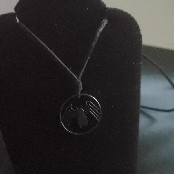 Marvel  venom symbol necklace picture