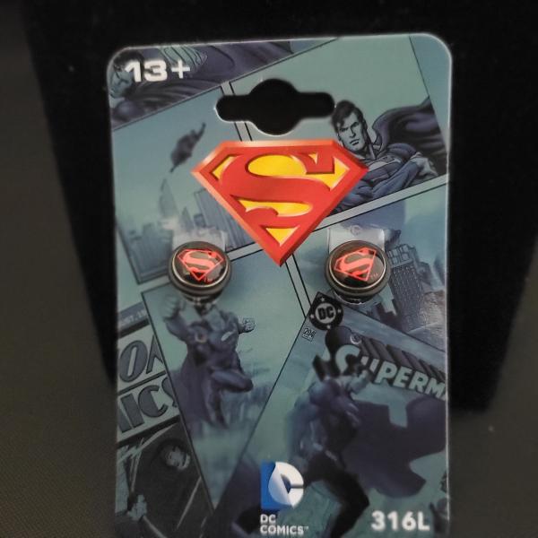 DC Superman taper red with a black background picture