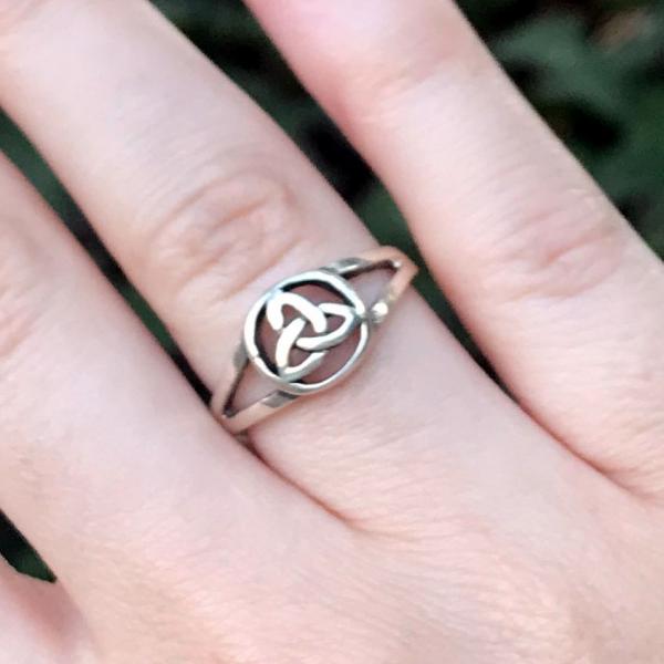 Silver Triquetra Ring - RSS-499 picture