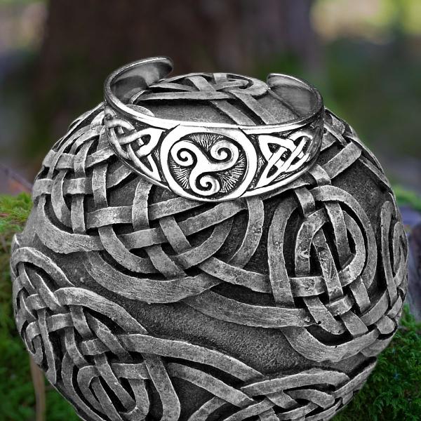 Celtic Triskele Pewter Bracelet - BRC-207 picture