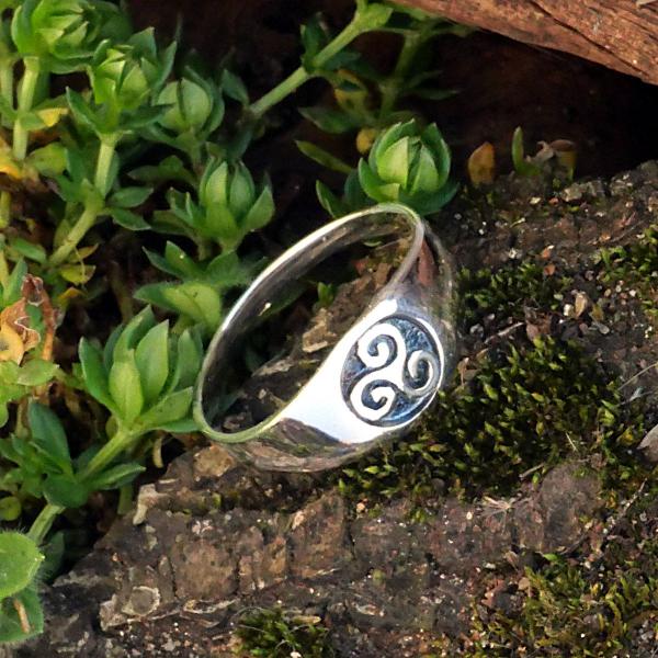 Silver Triskele Signet Ring - RSS-117 picture