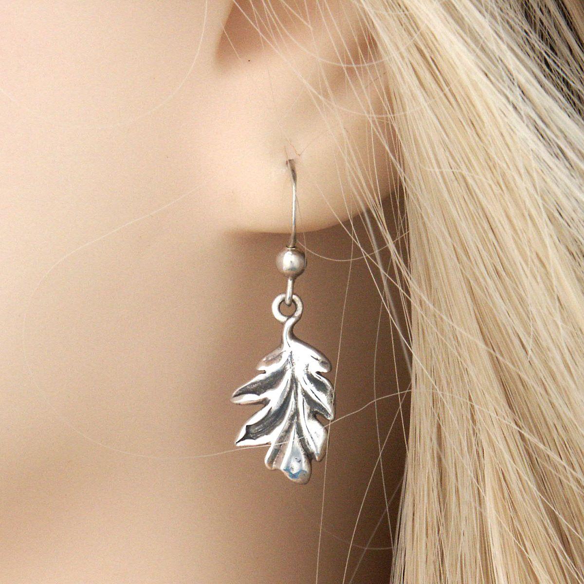 Silver Oak Leaf Earrings - ESS-132 picture