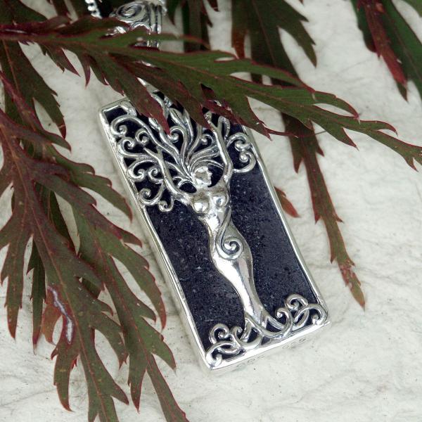 Silver Dryad Aromatherapy Pendant - PSS-G200 picture