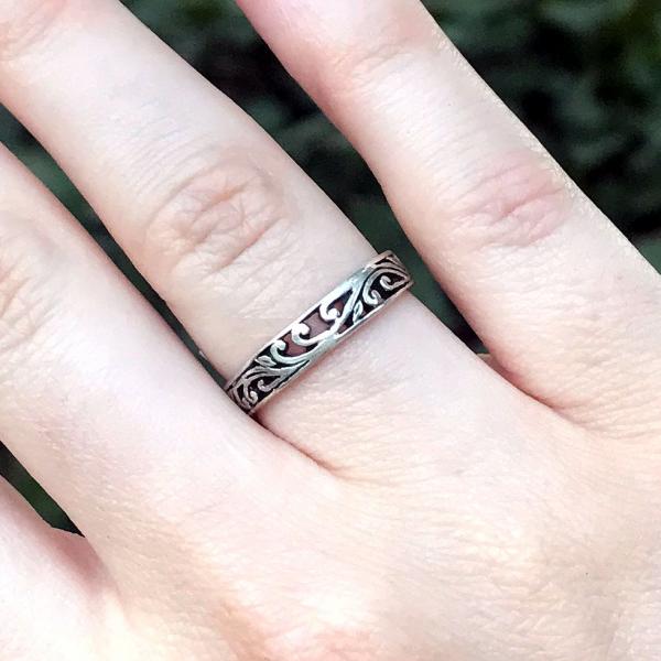 Silver Vine Ring - RSS-2385 picture