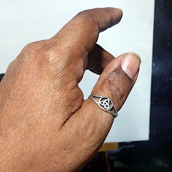 Silver Triquetra Ring - RSS-499 picture