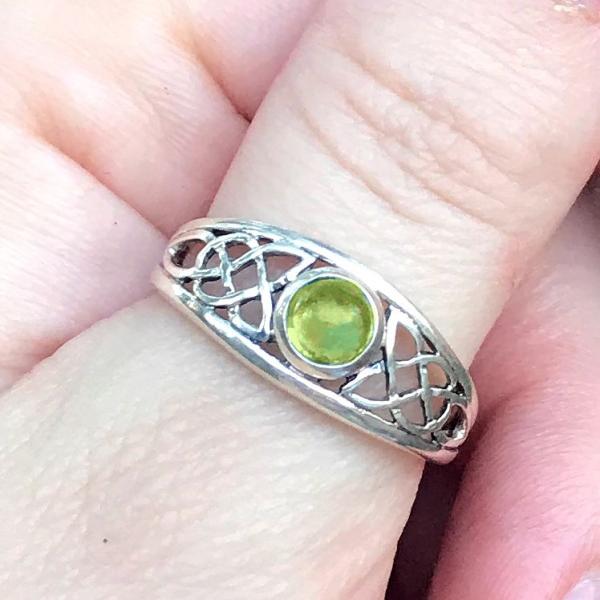 Silver Celtic Peridot Ring - RSS-268 picture