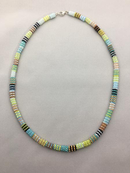 Beaded bead necklace