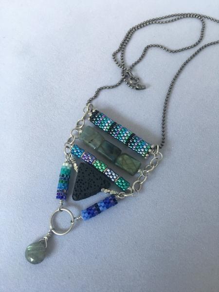 Ladder necklace picture
