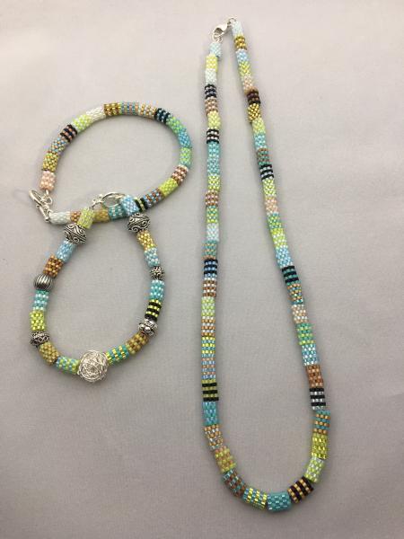 Beaded bead necklace picture