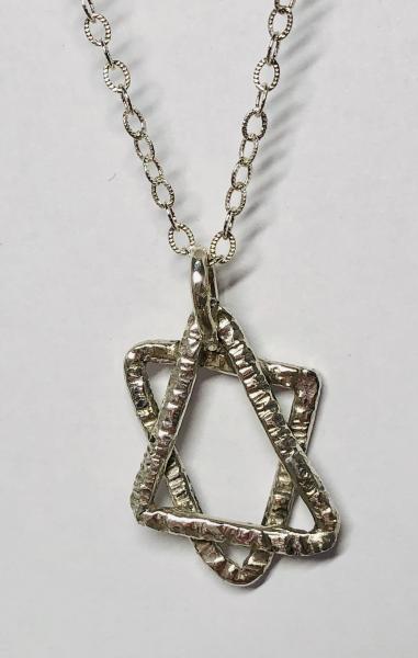 Star of David Textured Wire Necklace picture