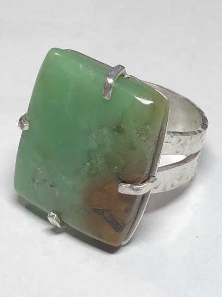 Green Apple Chrysoprase ring picture