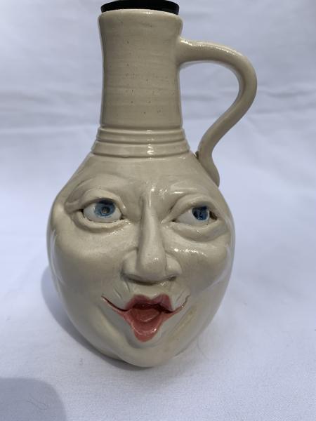 Face olive oil dispenser