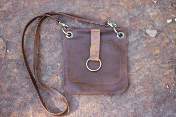 Double cell phone bag in leather picture