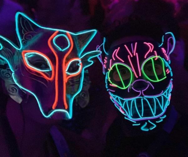 CHESHIRE CAT GLOW MASK picture
