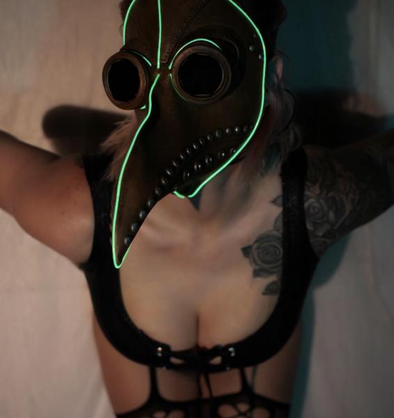 PLAGUE DOCTOR COSPLAY GLOW MASK picture