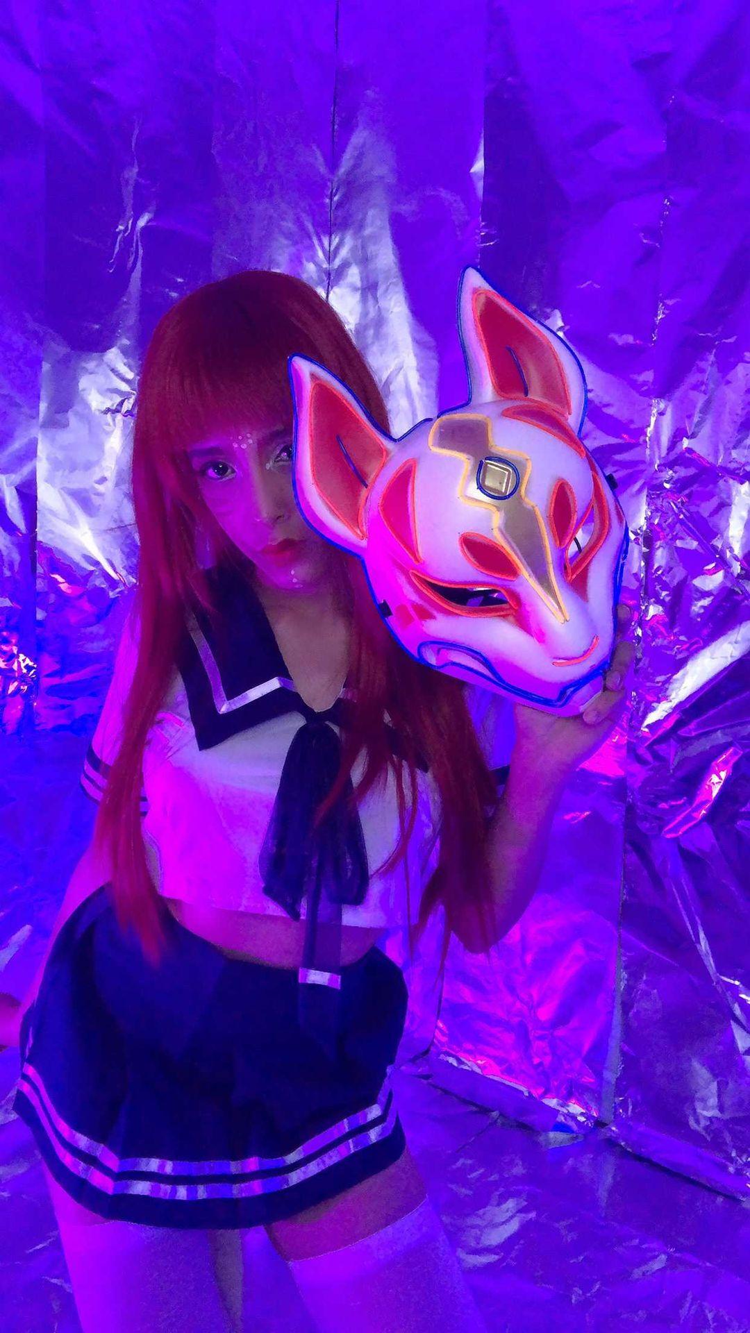 FOX NEON GLOW MASK picture