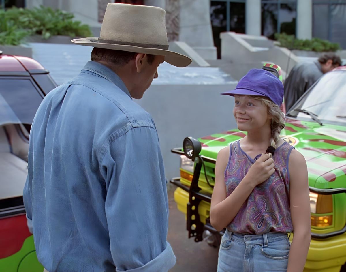 Ariana Richards GalaxyCon Richmond 2026 11x14/11x17 Autographs picture