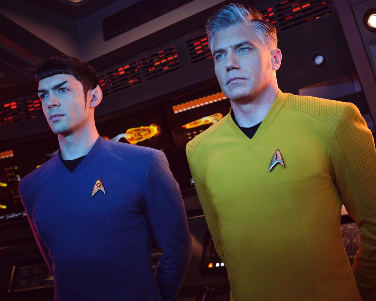 Ethan Peck GalaxyCon Richmond 2026 8x10/8x12 Autographs picture