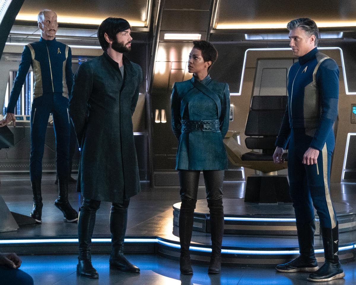 Ethan Peck GalaxyCon Richmond 2026 8x10/8x12 Autographs picture