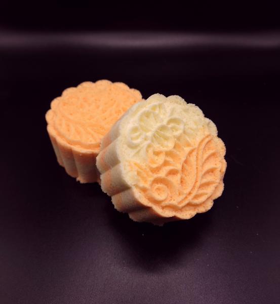 Citron and Mandarin Bath Bomb picture